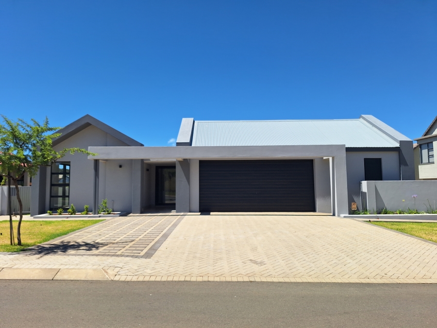 4 Bedroom Property for Sale in Woodland Hills Bergendal Free State